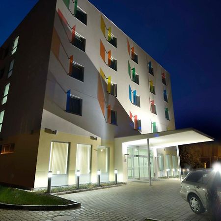 Hotel Euro Pardubice Esterno foto