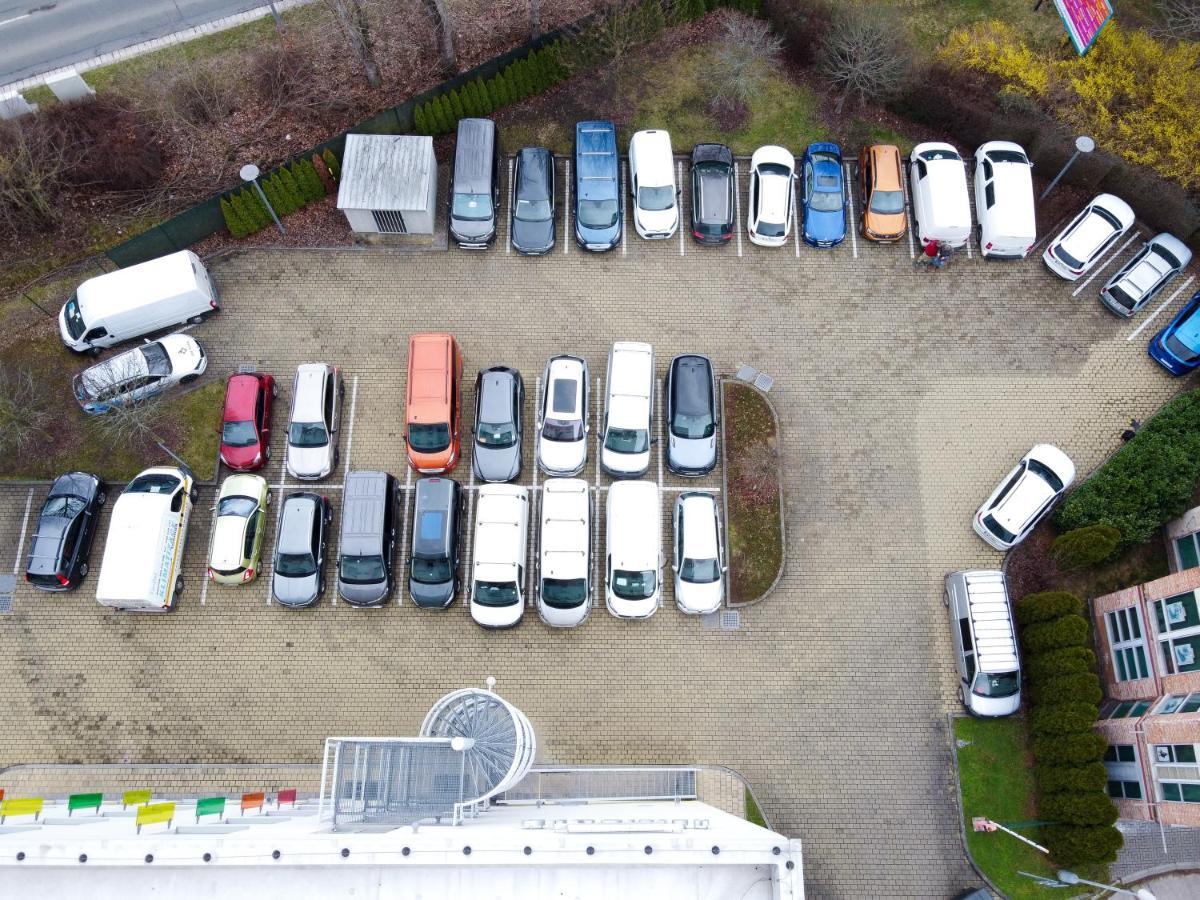 Hotel Euro Pardubice Esterno foto